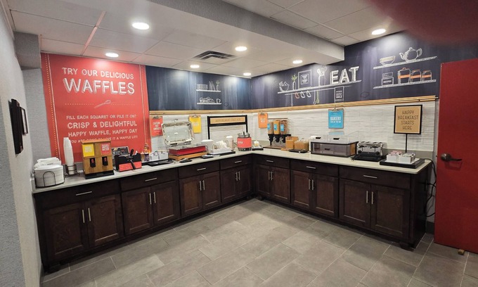Commerce Hotel | Hampton Inn Commerce