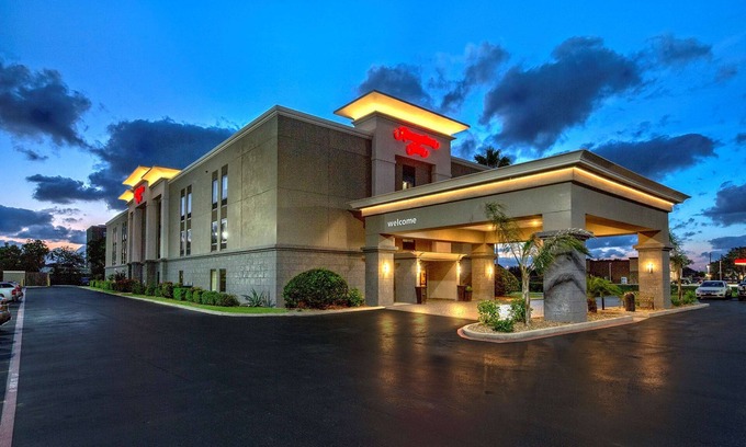 Baytown Hotel | Hampton Inn Houston Baytown
