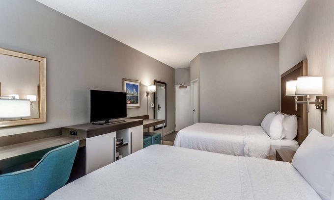 Milwaukee Hotel | Hampton Inn Milwaukee-Airport