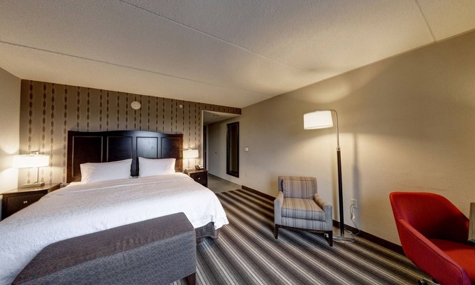 Neptune City Hotel | Hampton Inn Neptune/Wall