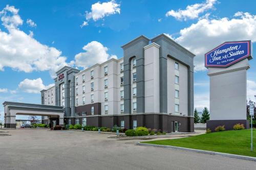 West Edmonton Hotel | Hampton Inn & Suites Edmonton/West