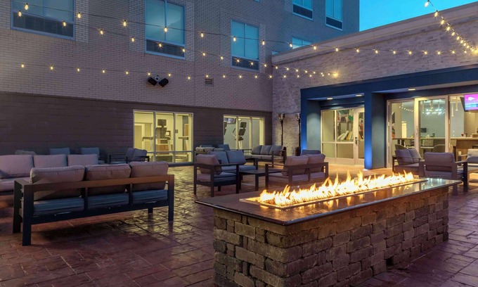 Speedway Hotel | Hampton Inn & Suites Indianapolis West Speedway