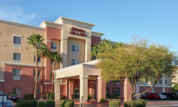 Surprise Hotel | Hampton Inn & Suites Phoenix-Surprise
