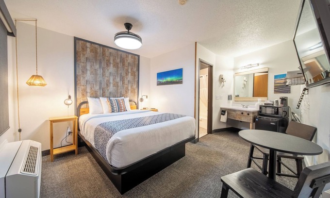 Pinnacles Entrance Badlands Hotel | Hansen Inn & Cabins, Room, Single Queen, Ground Floor, No Pets, No Smoking