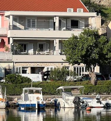 Zaton House | Harbour View House