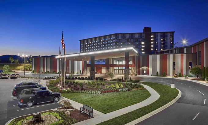 Murphy Hotel | Harrah's Cherokee Valley River – A Caesars Rewards Destination