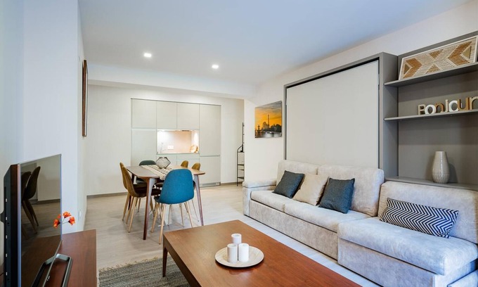 Barrio de las Letras Apartment | Heart of Madrid I Museums Sights Theatres center