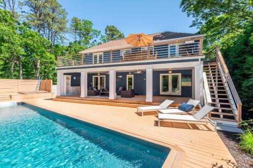 Northwest Harbor House | Heated Pool, Hot tub, Beachwood Cove by RoveTravel