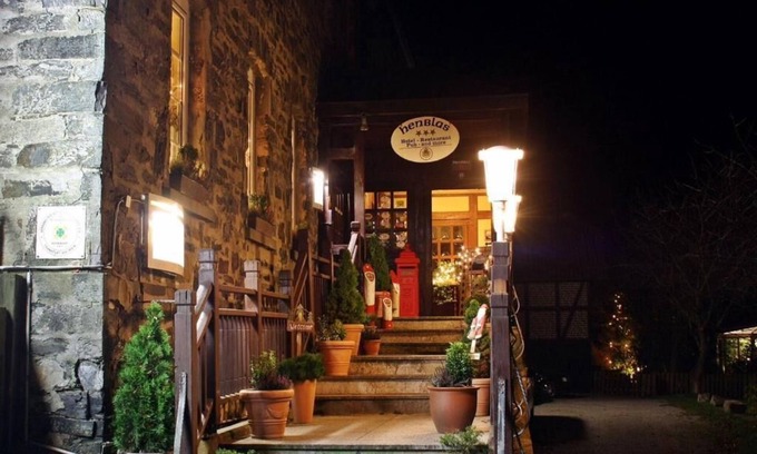 Altenaffeln Hotel | Henblas-Hotel