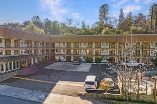 Sonora Hotel | Heritage Inn - Yosemite/Sonora