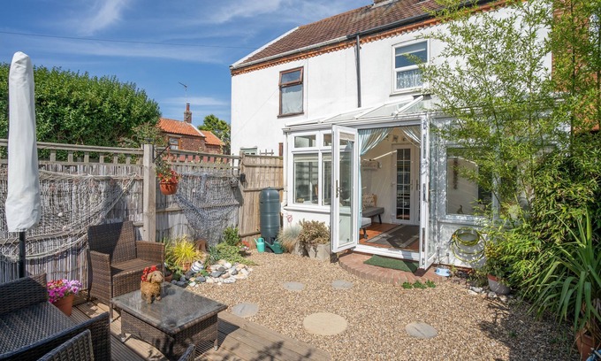 Winterton-on-Sea Apartment | Hidden Gem | East Ruston Cottages