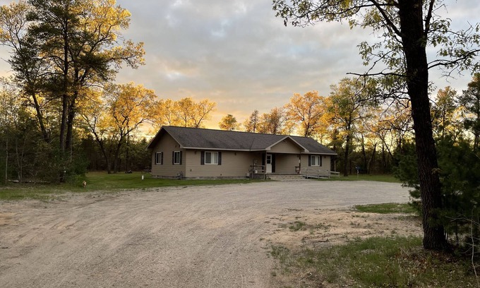Indian River Cabin | Hide a way in our Lodge that sleeps 18!