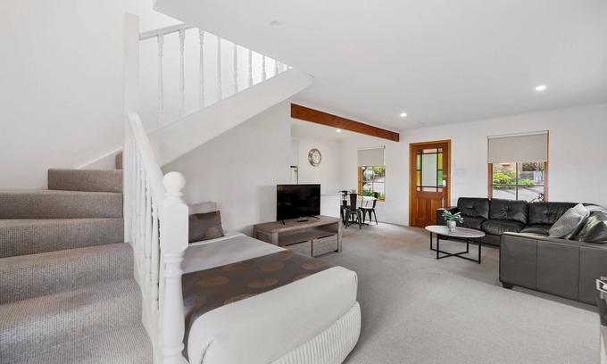 Launceston CBD Hotel | Hideaway on George