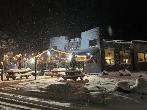 Dinner Plain Hotel | High Plains Lodge Rooms