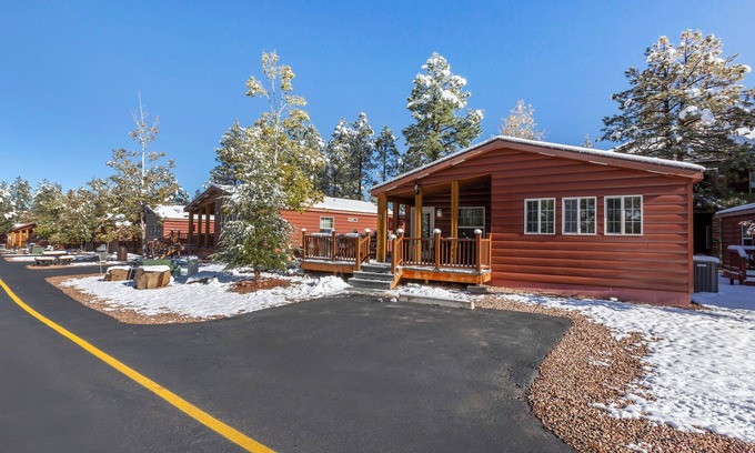 Pinetop Resort | Hike Nearby Trails, 2 Serene Units, Enjoy Fishing at Show Low Lake, Golf, Biking!