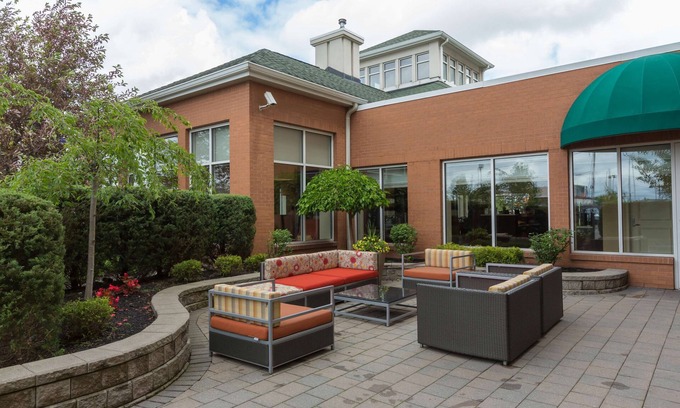Cheektowaga Hotel | Hilton Garden Inn Buffalo Airport