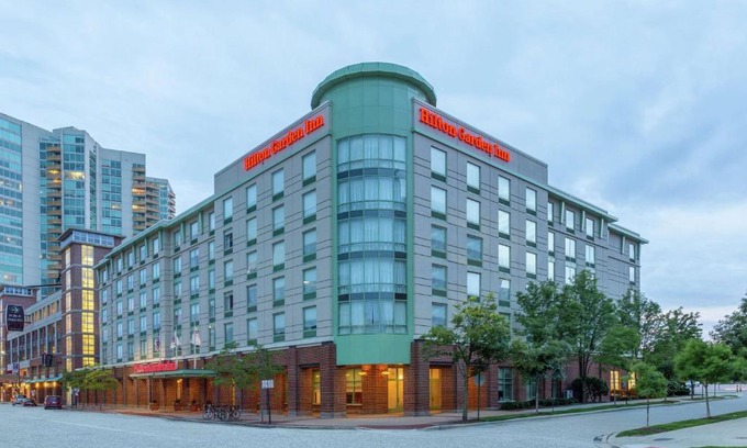Evanston Hotel | Hilton Garden Inn Evanston