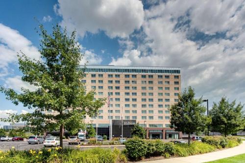 West Bloomington Hotel | Hilton Minneapolis Bloomington