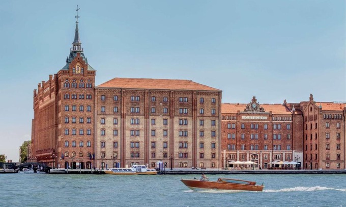 Molina Hotel | Hilton Molino Stucky Venice
