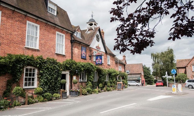Aldermaston Hotel | Hinds Head