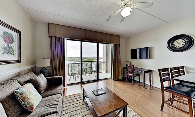 Wilmington Historic District Condo | Historic district condo with private riverfront balcony, walk to shops & dining