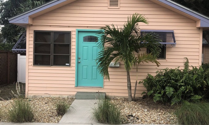 Stuart Cottage | Historic Downtown Stuart Cottage