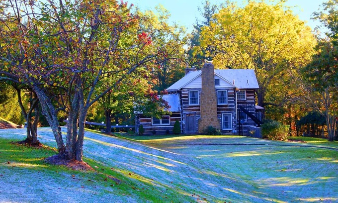 Clendenin House | Historic Farm Retreat, Perfect For A Getaway