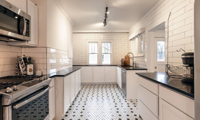 Spokane House | Historic Home on Large Park (Minutes to downtown)