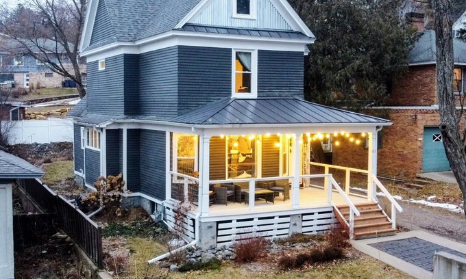 Wausau House | Historic Home w/2 King Beds & FAST Wifi Near Dwntn & Granite Peak Skiing/Hiking