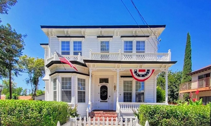Yuba City House | Historic Mansion near downtown