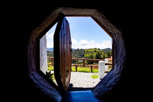 Guatape House | Hobbit Hotel Ecolodge- Guatapé