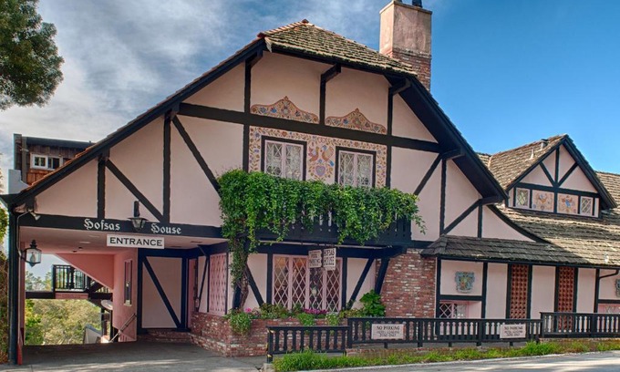 Northwest Carmel Hotel | Hofsas House Hotel