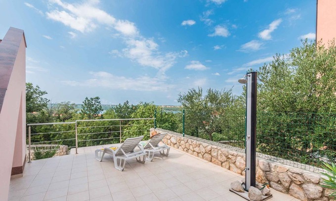 Klimno Apartment | Holiday apartment 250 m from the beach