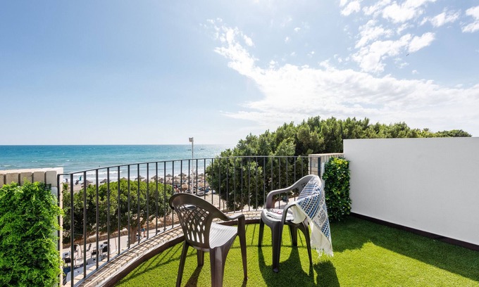 Playas del Palo House | Holiday Home "Casa Mar de Frente" with Sea View, Private Terrace & Wi-Fi