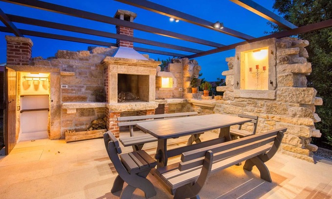 Strpacici Villa | Holiday Home Cherry Hill with Pool