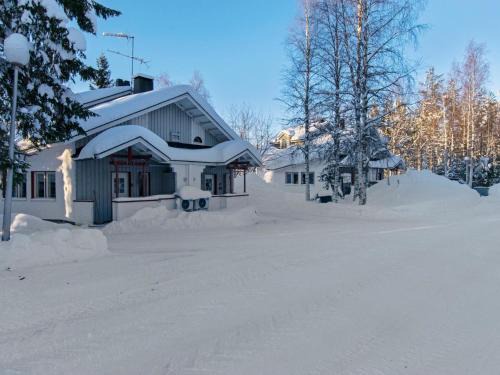 Kehys-Kainuu House | Holiday Home Hallantytär a1 paritalo by Interhome