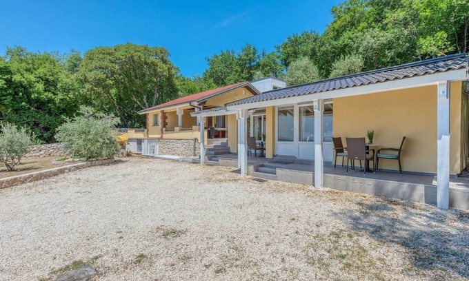 Tribanj House | Holiday Home in Tribanj Kru?ica