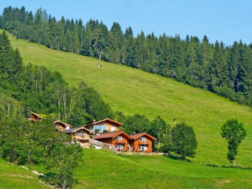 Hundsdorfl House | Holiday Home Nikola by Interhome