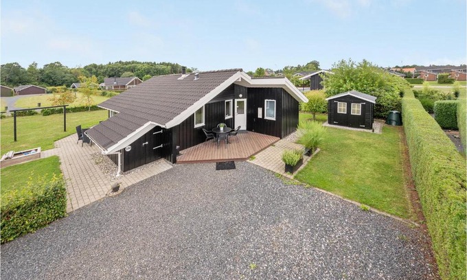 Pøt Strandby House | Holiday Home Pøt Strandby Juelsminde Sa