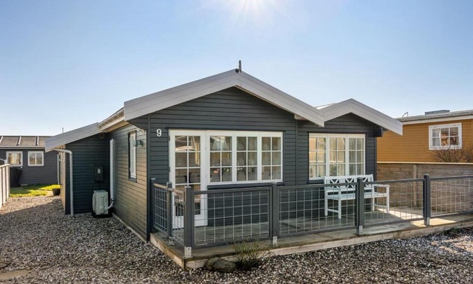 Mesinge House | Holiday Home Sazur - 75m from the sea by Interhome