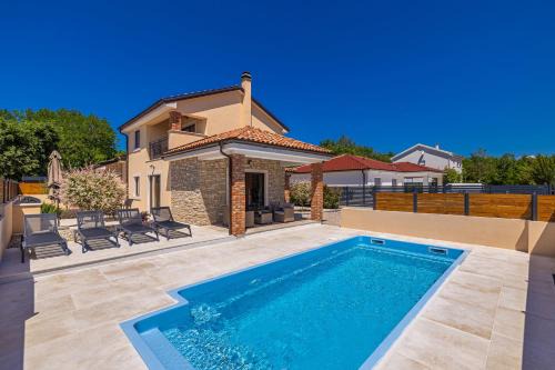 Pinezici House | Holiday house DIVNA