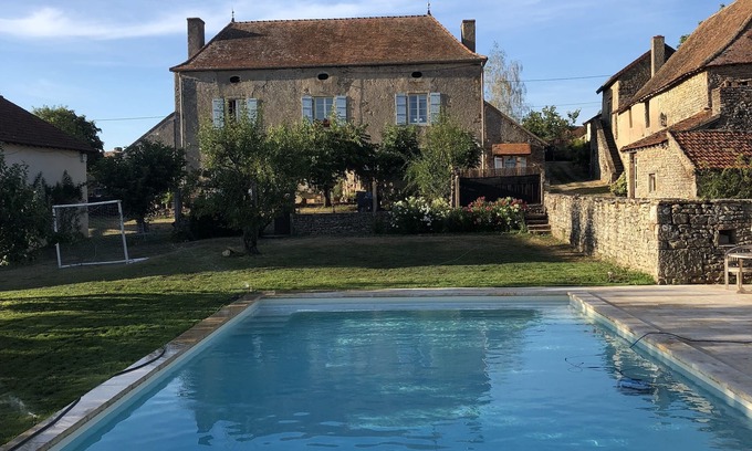 Saint-Ythaire House | Holiday house in South Burgundy