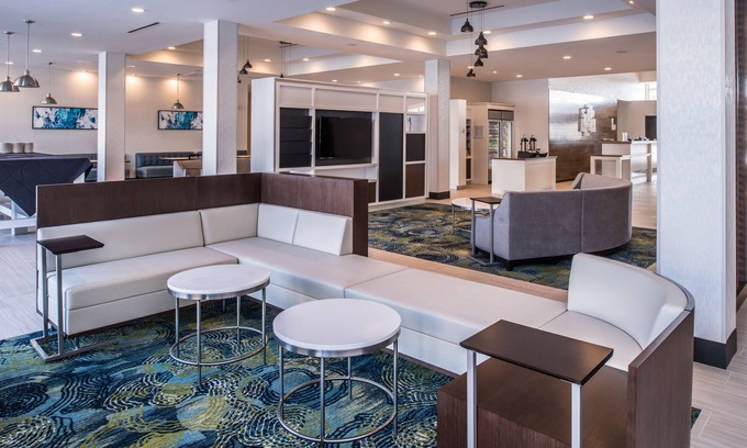 Livonia Hotel | Holiday Inn Detroit Northwest - Livonia by IHG