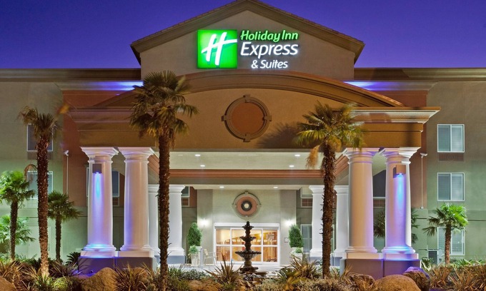 Modesto Hotel | Holiday Inn Express and Suites Modesto by IHG