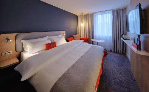 Troisdorf Hotel | Holiday Inn Express Cologne Troisdorf by IHG