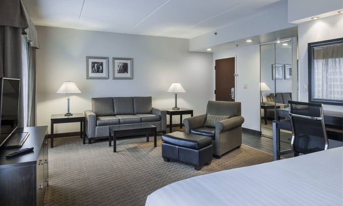 Laurel Hotel | Holiday Inn Express Hotel and Suites Laurel by IHG