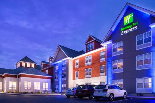 Mystic Resort | Holiday Inn Express Mystic by IHG