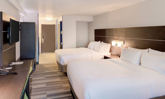 Newberg Hotel | Holiday Inn Express Newberg - Wine Country by IHG