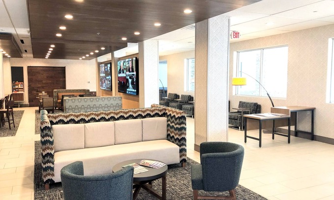 Richmond Hotel | Holiday Inn Express Richmond - Midtown by IHG
