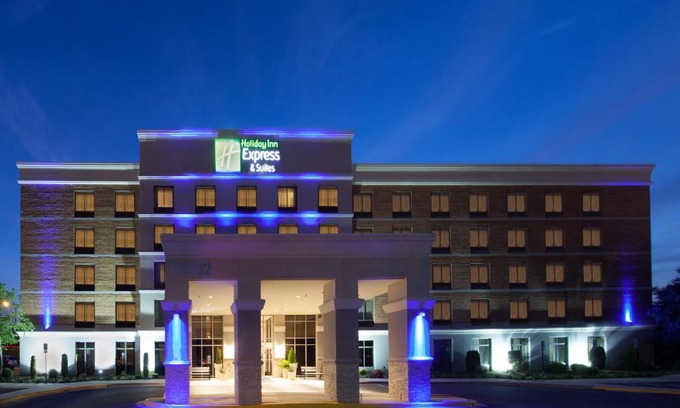 Laurel Hotel | Holiday Inn Express & Suites Laurel Lakes by IHG